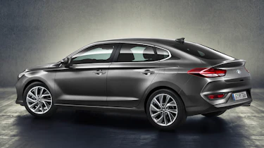 Hyundai i30 Fastback - rear 3.4