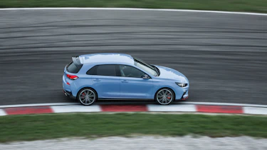 Hyundai i30 N - top profile