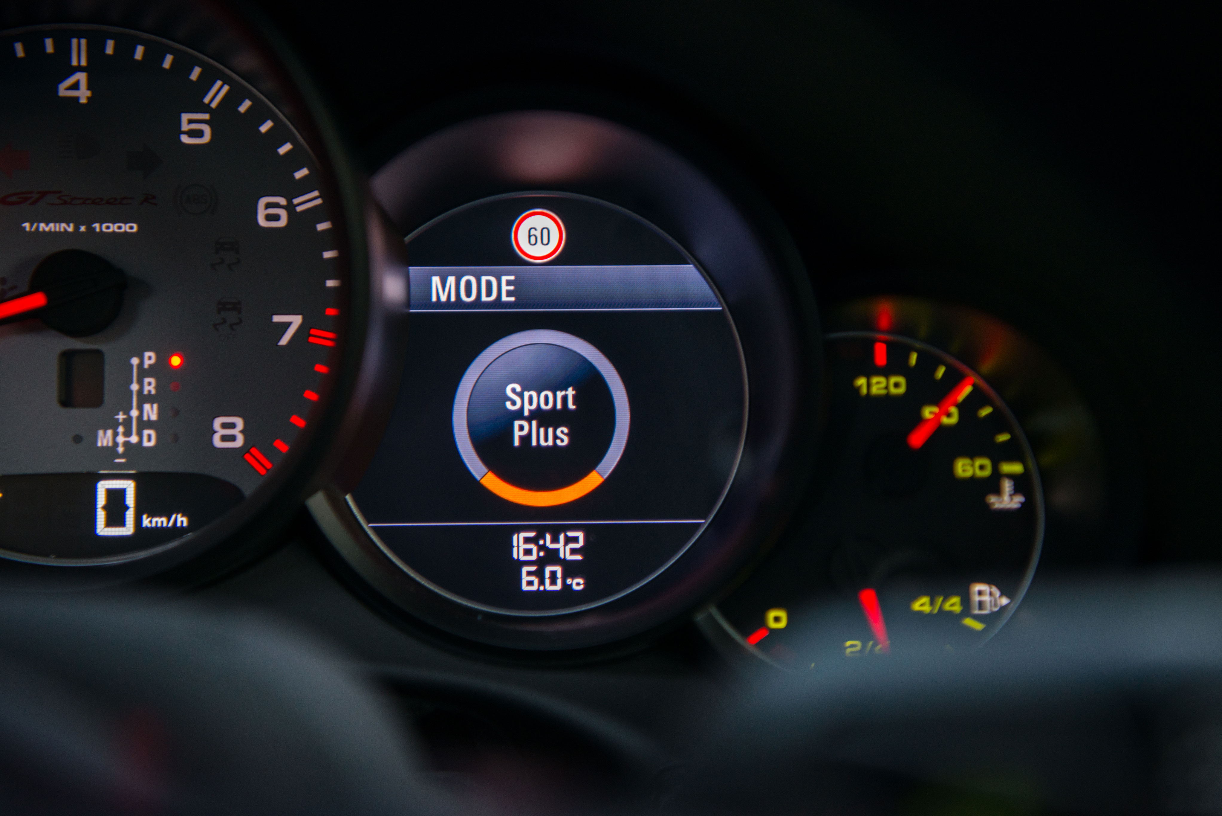 TechArt GTStreet R - Interior screen