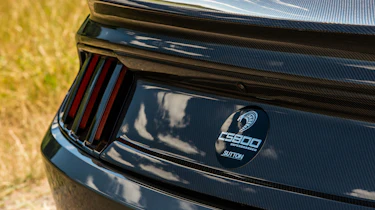 Sutton CS800 Mustang - Badge