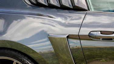 Sutton CS800 Mustang - Side scoop