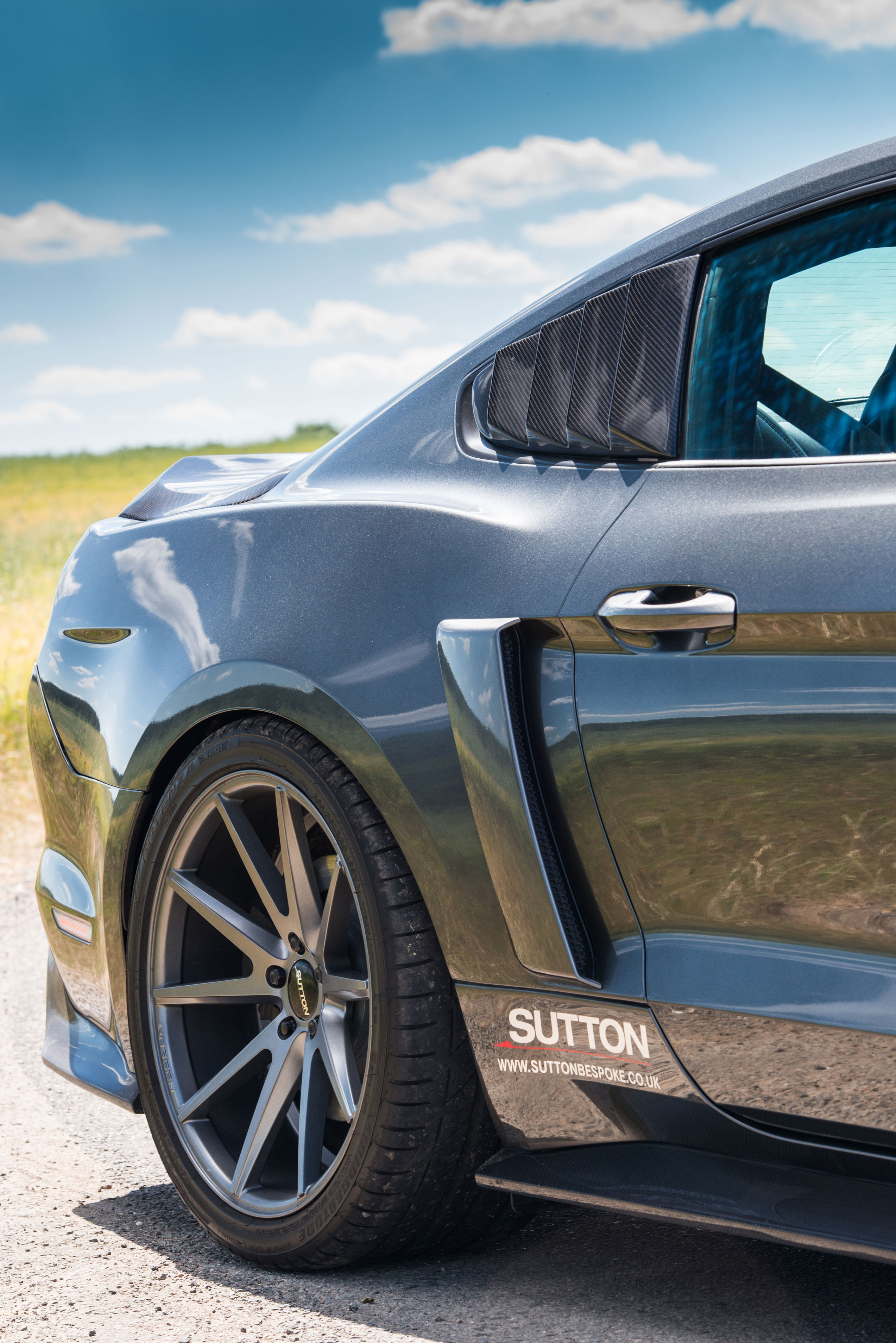 Sutton CS800 Mustang - Side scoop