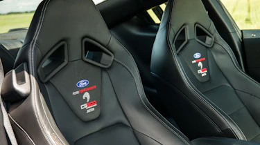 Sutton CS800 Mustang - Seats