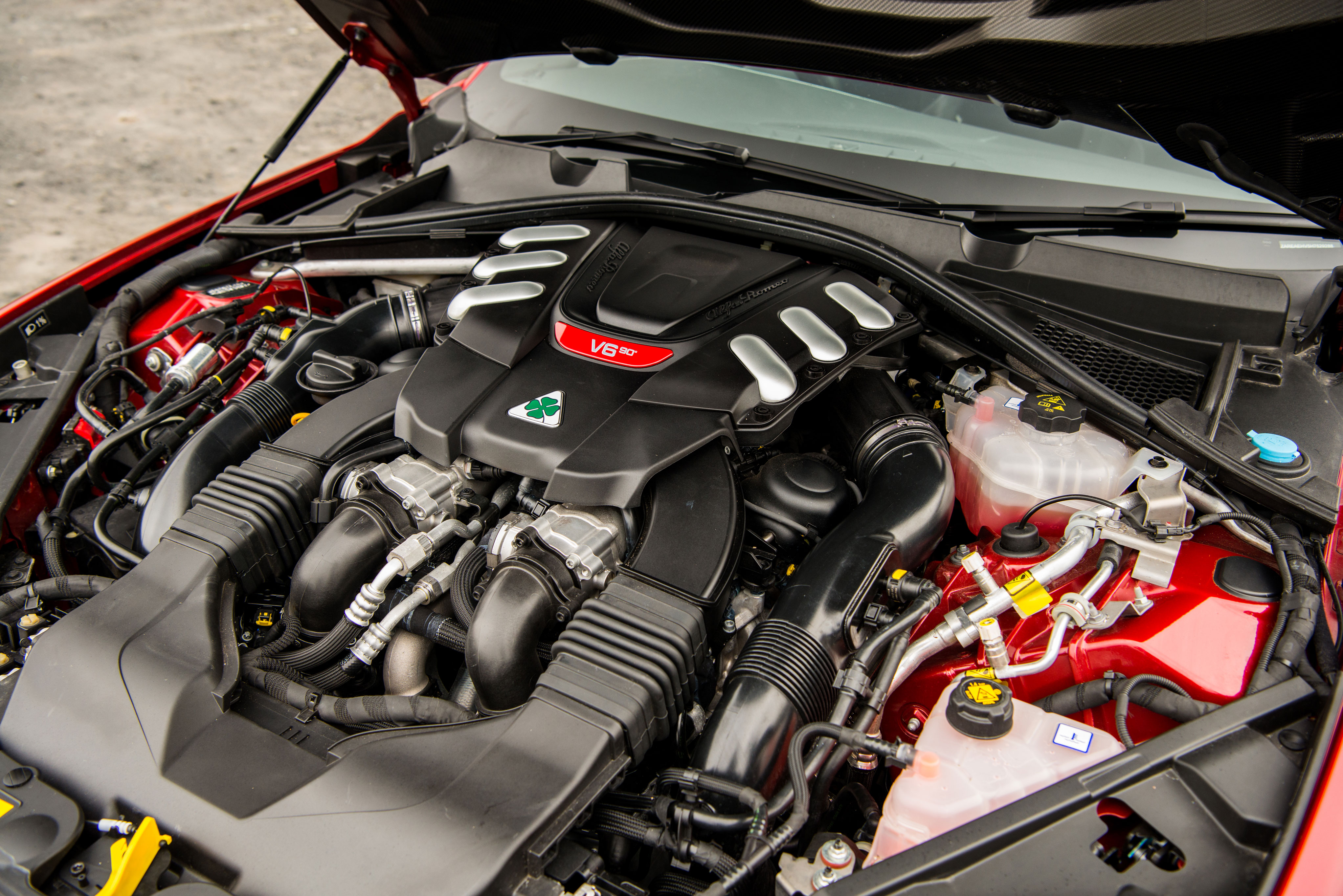 Alfa Romeo Giulia Quadrifoglio - Engine