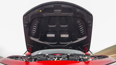 Alfa Romeo Giulia Quadrifoglio - Bonnet