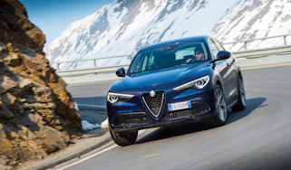 Alfa Romeo Stelvio - front cornering