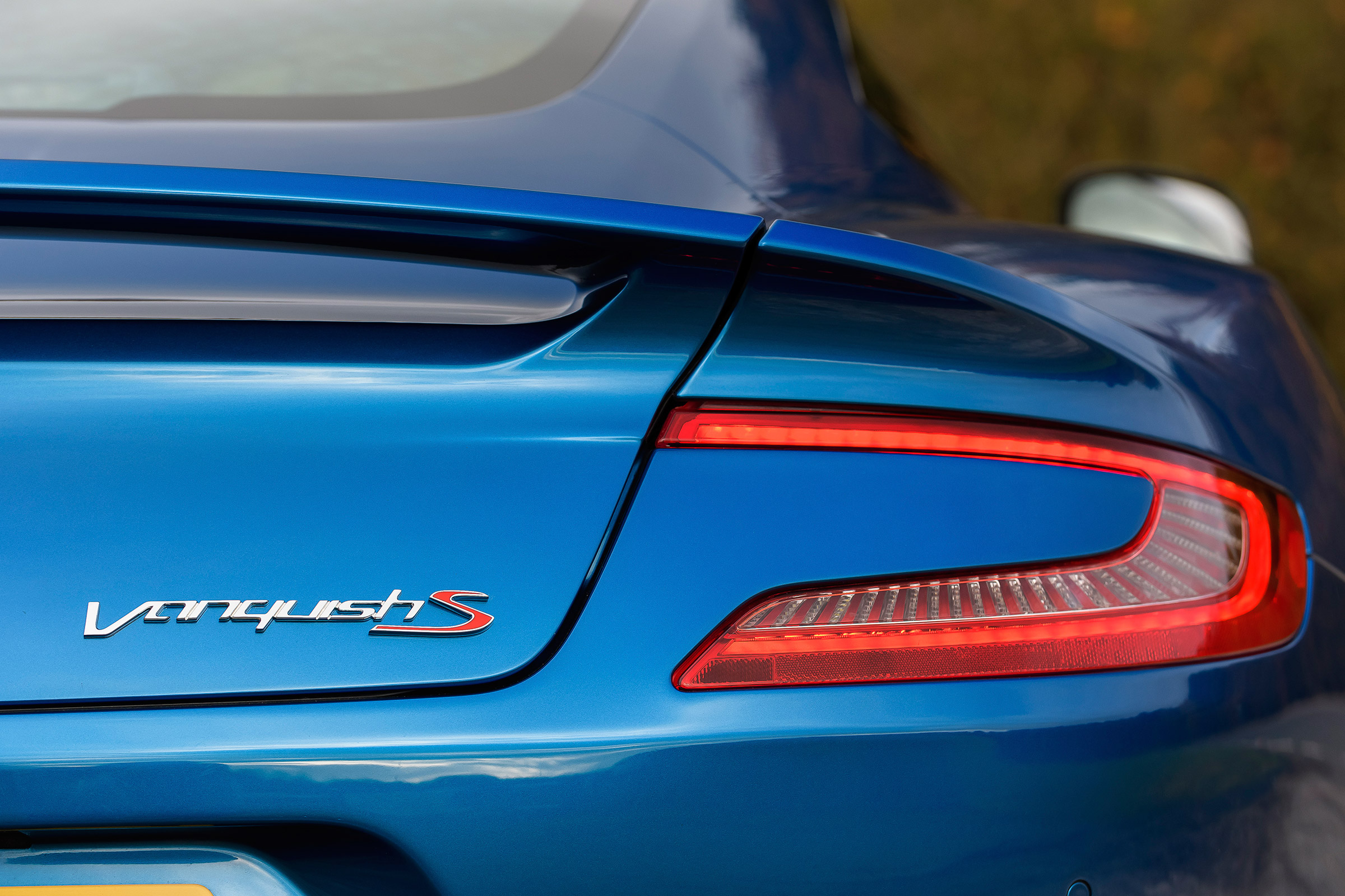 Aston Martin Vanquish S - taillight
