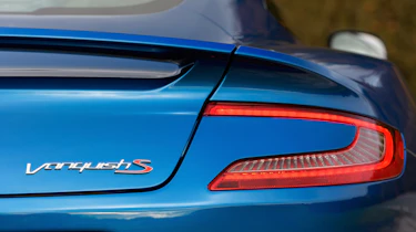 Aston Martin Vanquish S - taillight