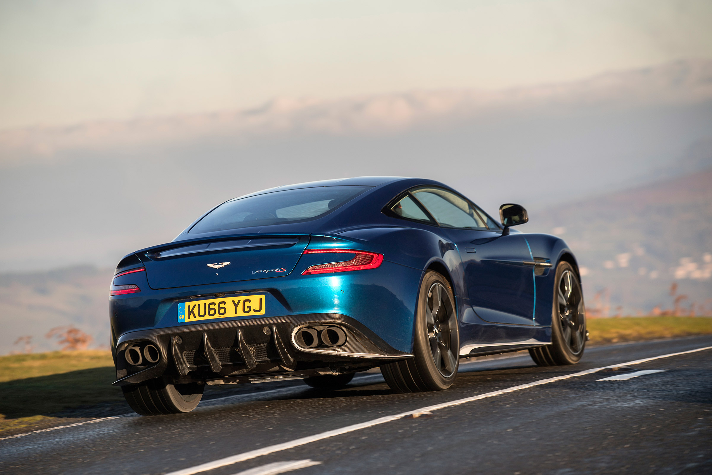 Aston Martin Vanquish S - rear