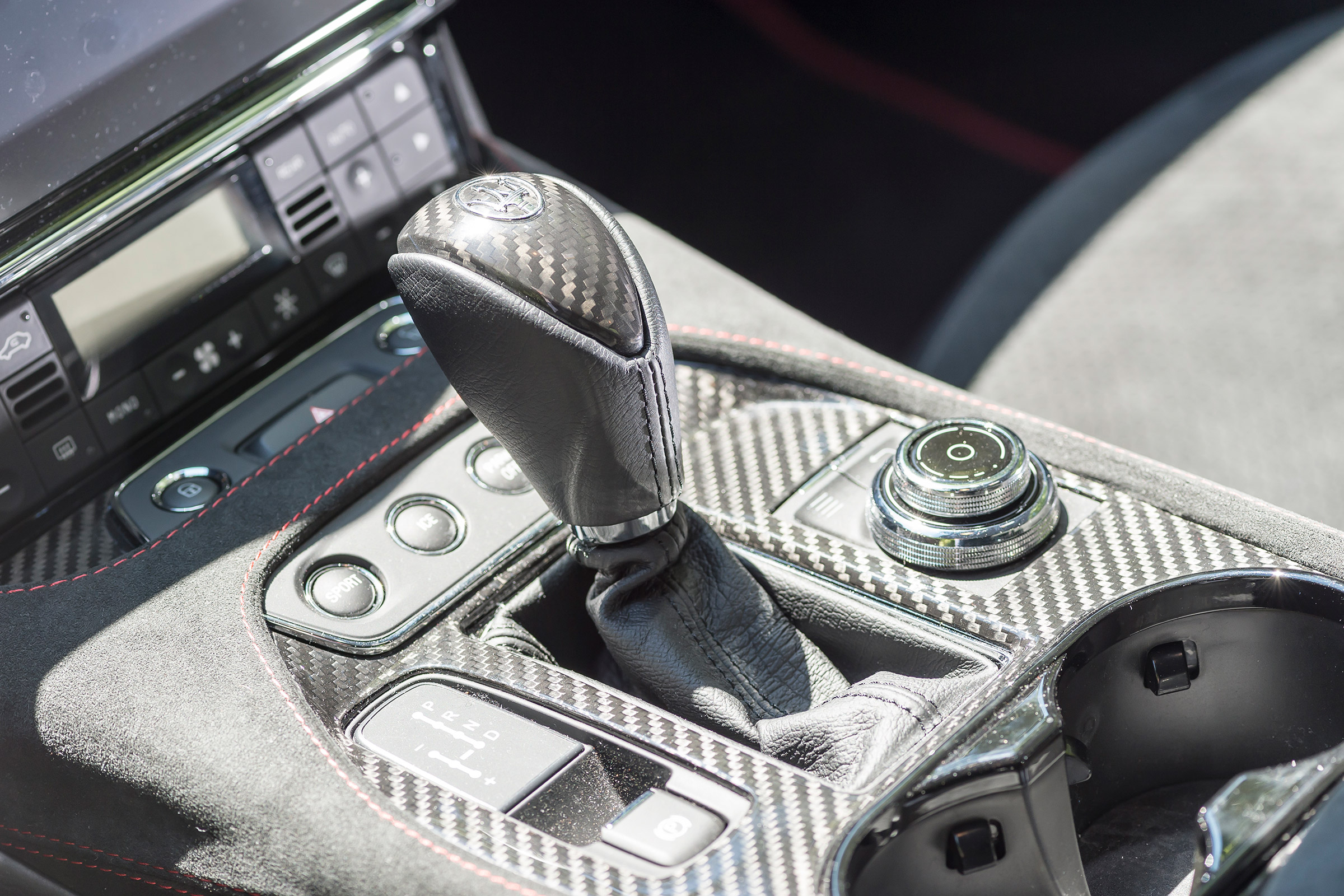 Maserati GranTurismo - gear selector
