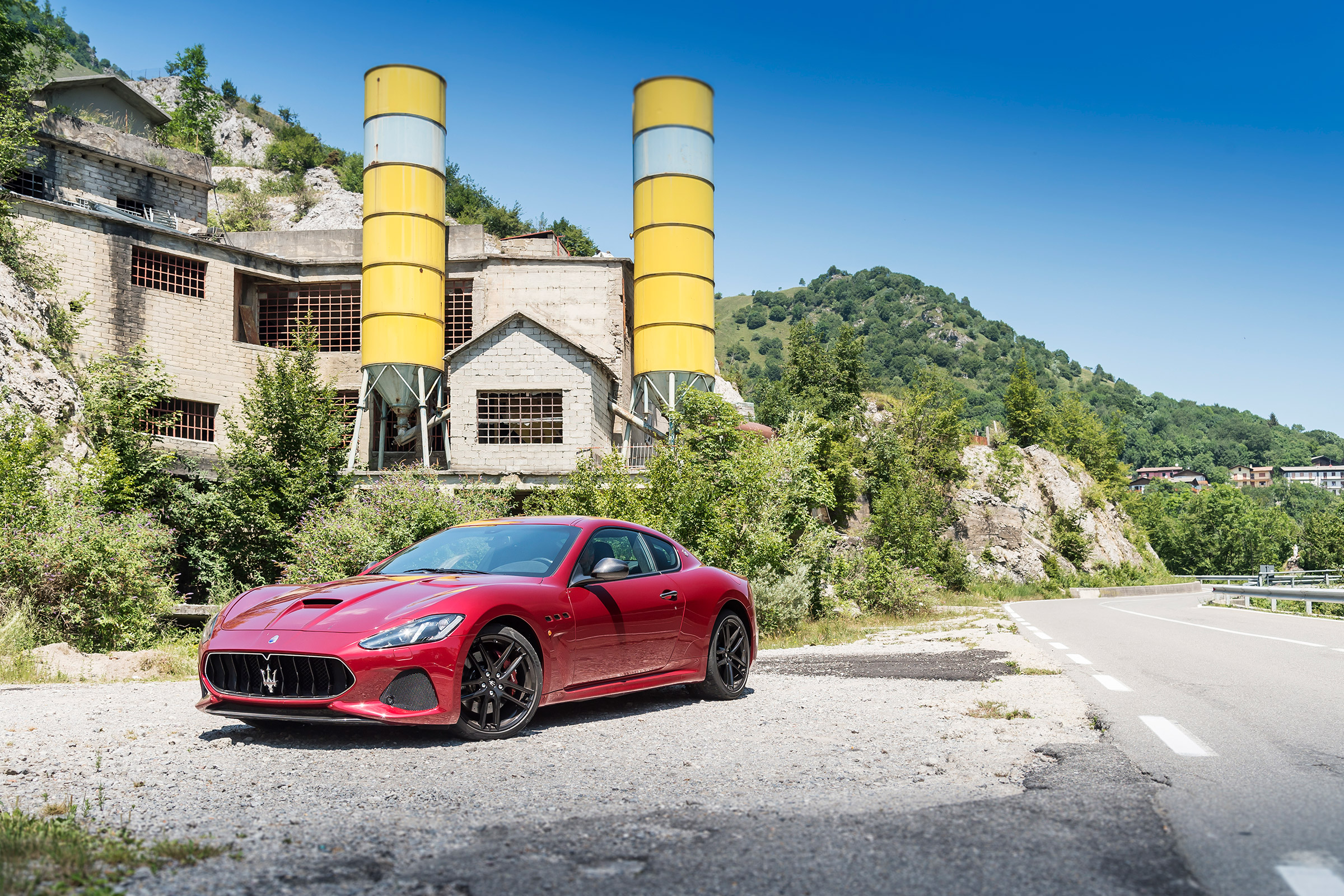 Maserati GranTurismo - front three quarter