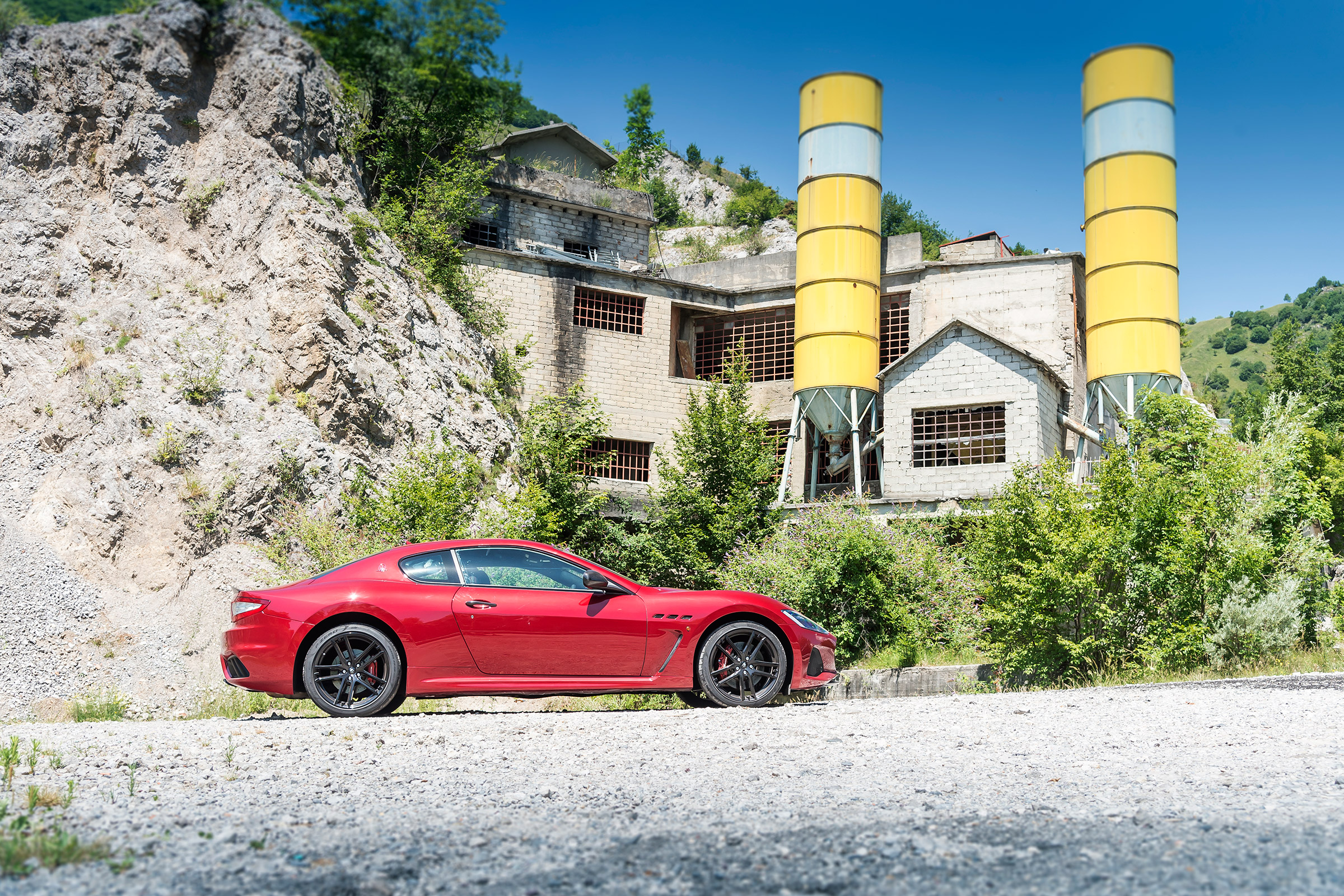Maserati GranTurismo - side profile