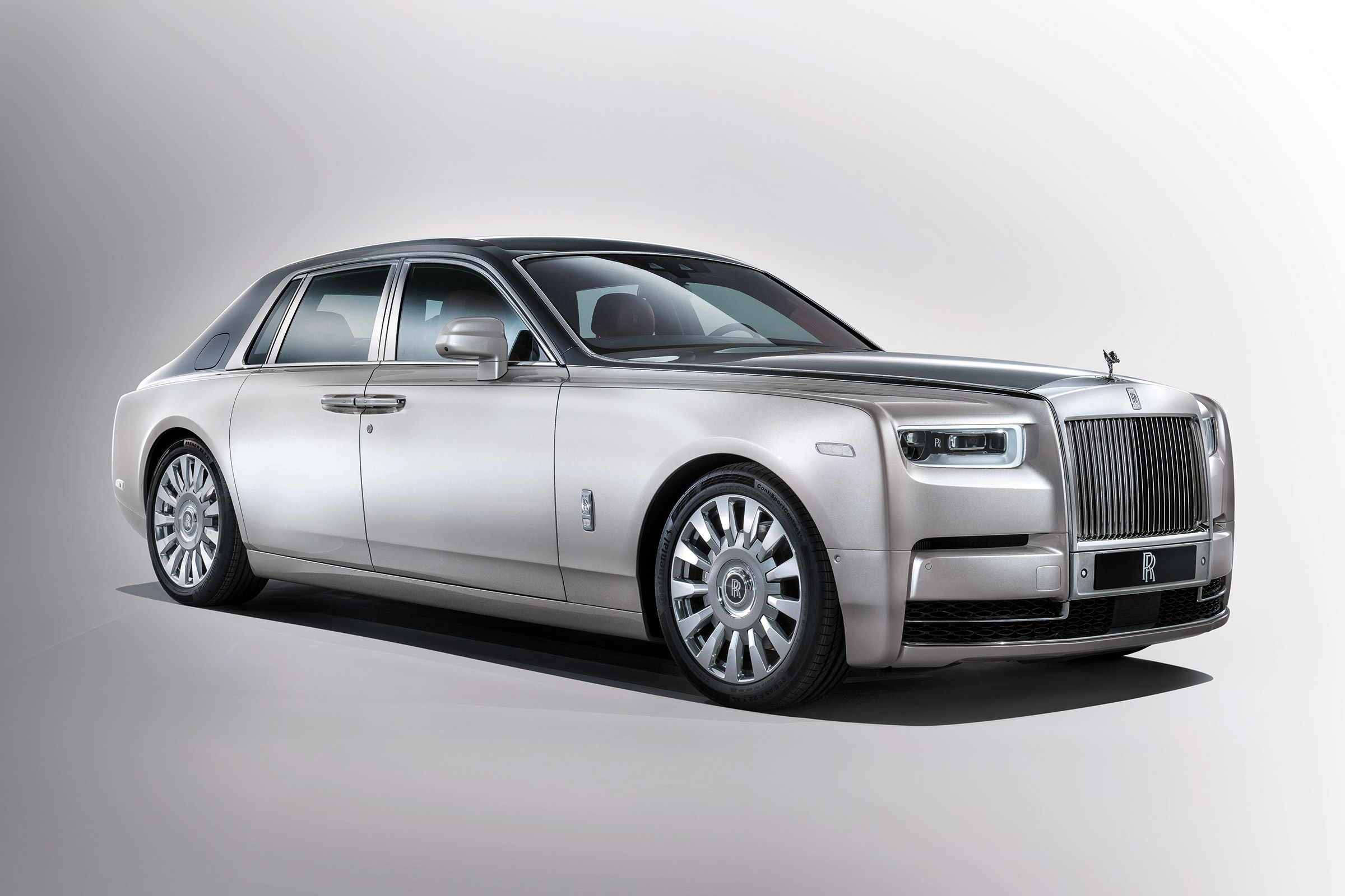 Rolls-Royce Phantom - front three quarter