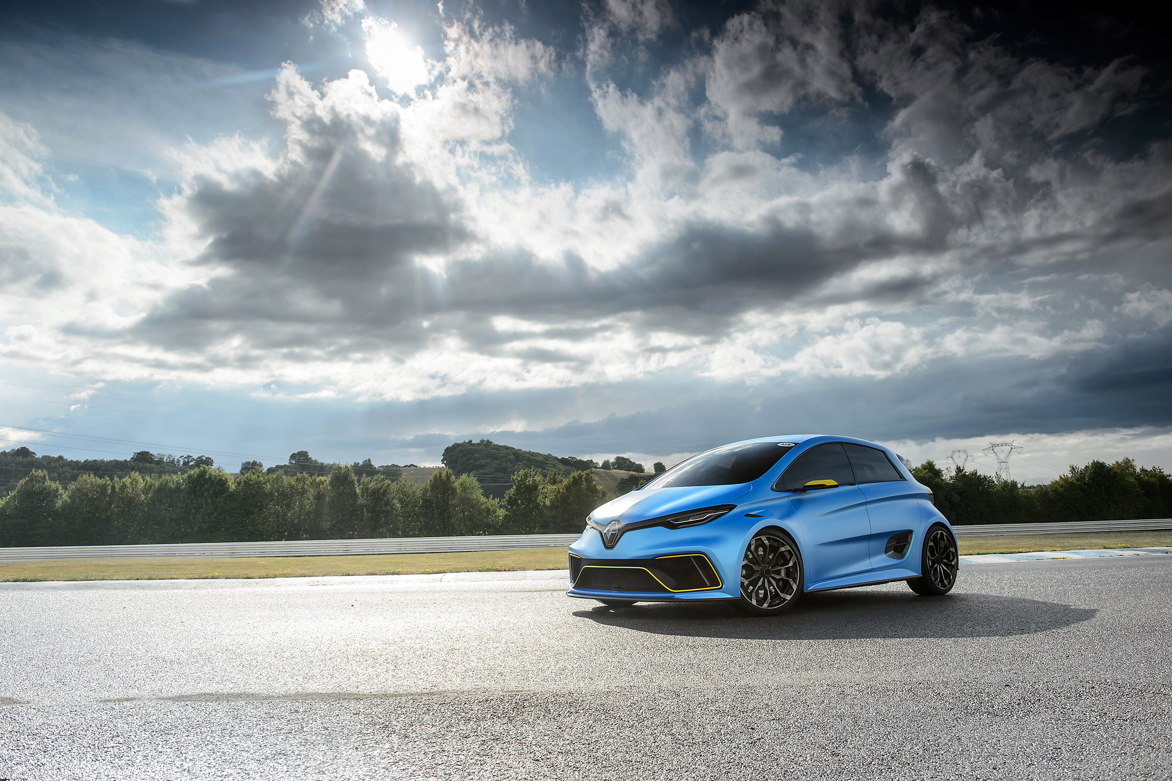 Renault Zoe E-Sport - front three quarter