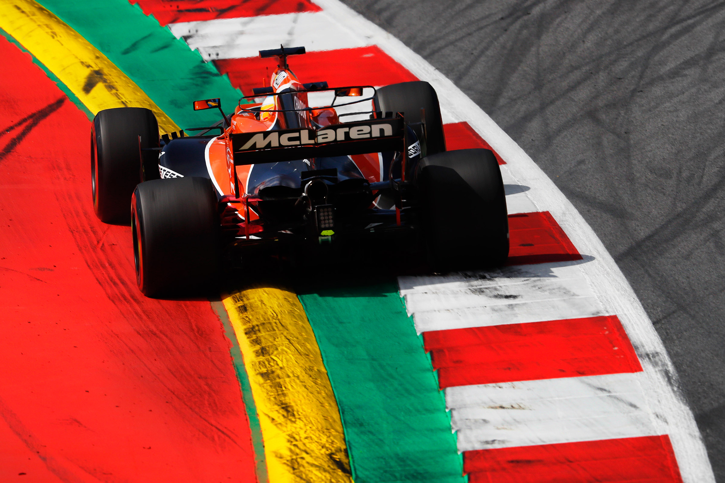 Formula One Round 9 AUT - McL