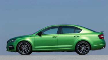 Skoda Octavia vRS Saloon - Side
