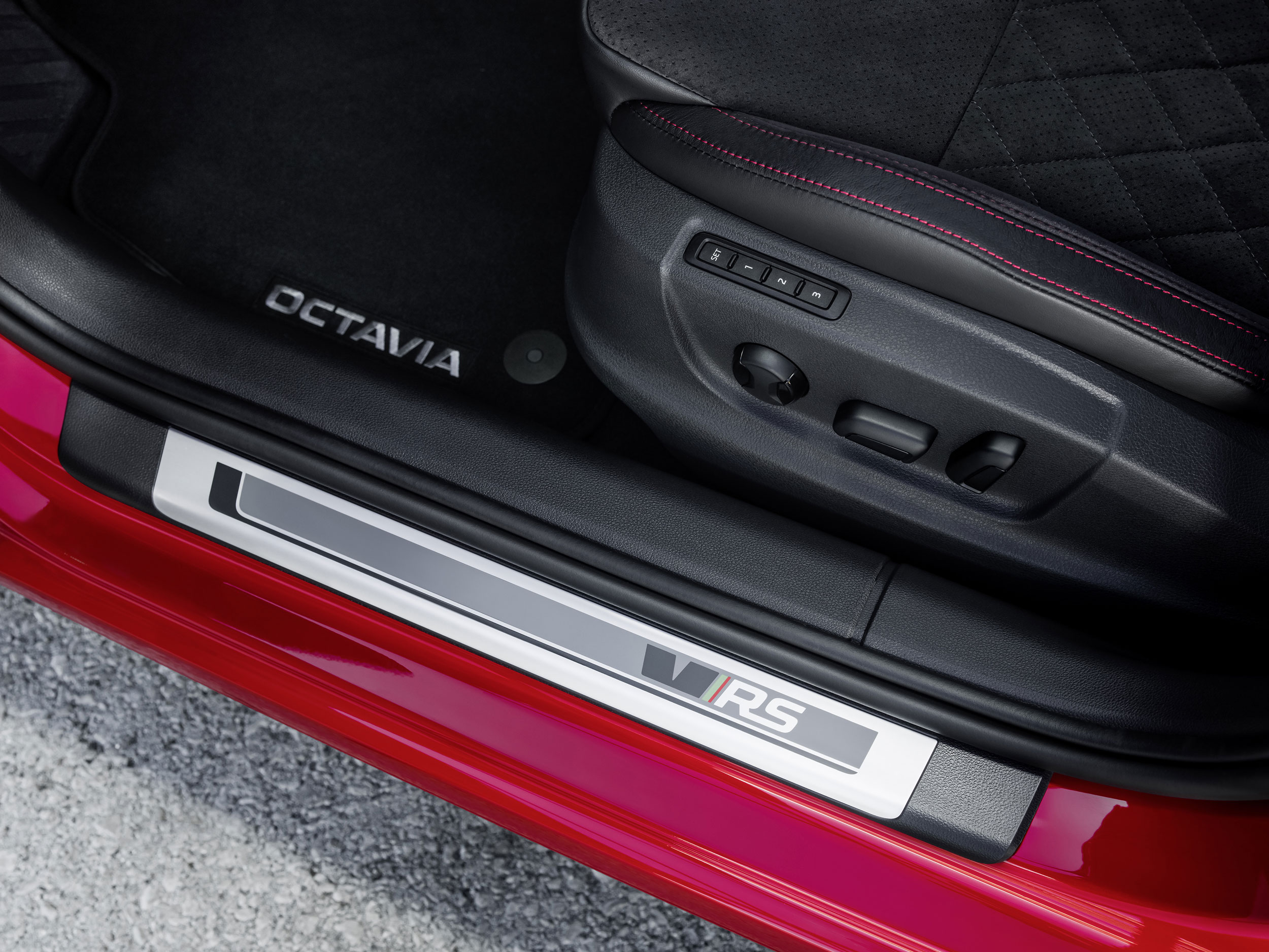 Skoda Octavia vRS - Door sill