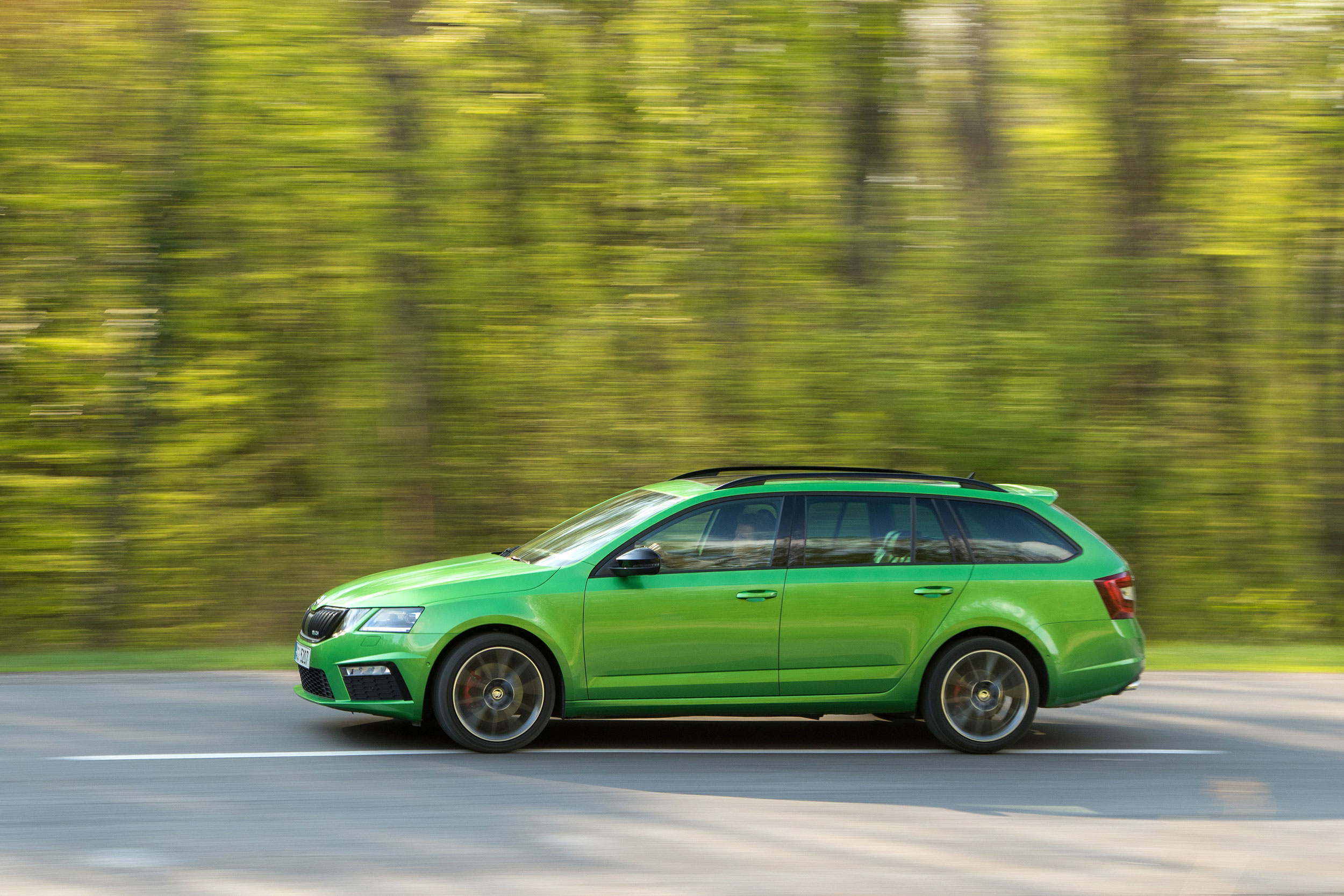 Skoda Octavia vRS Estate - Side