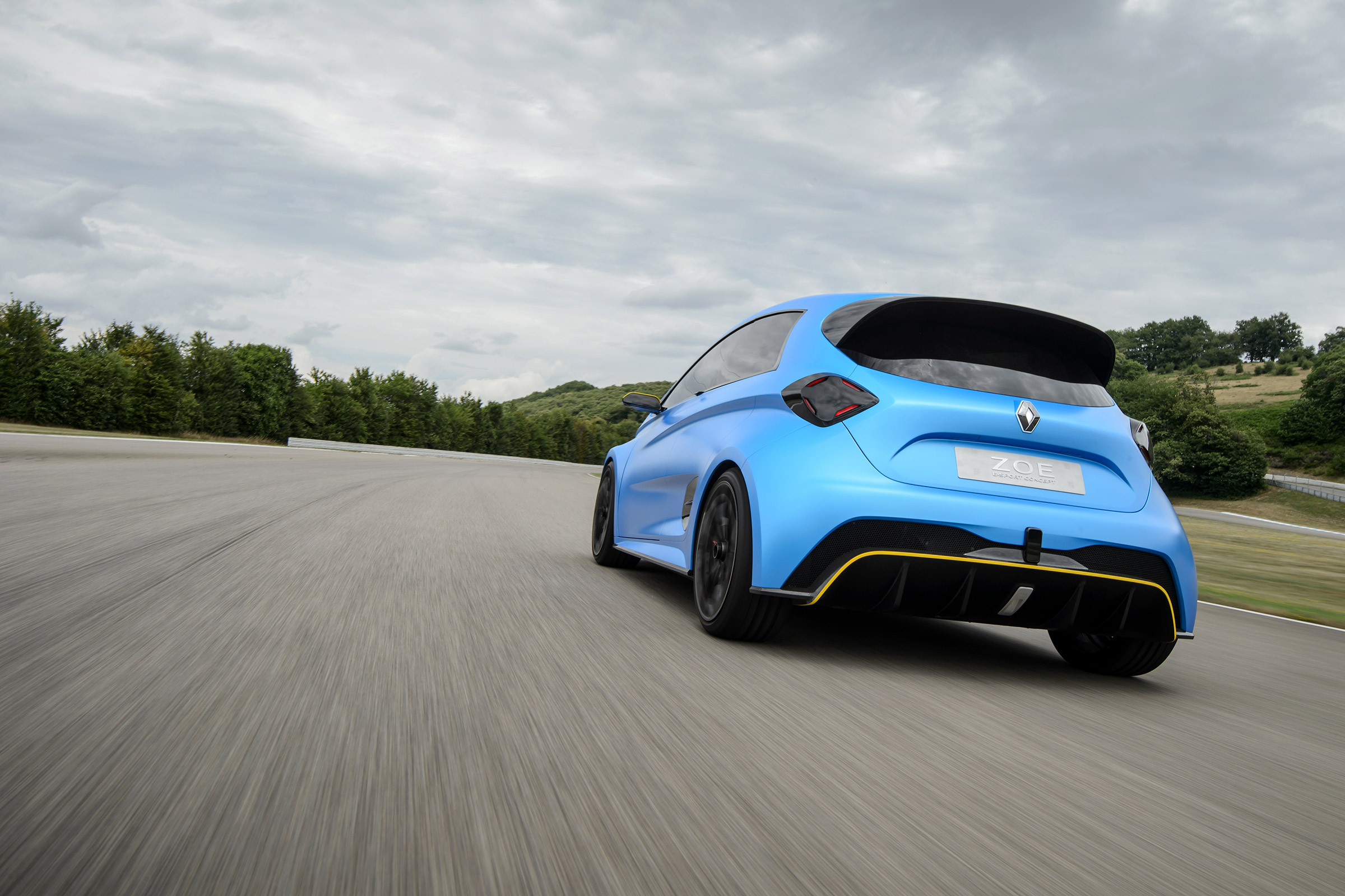 Renault Zoe E-Sport - rear tracking