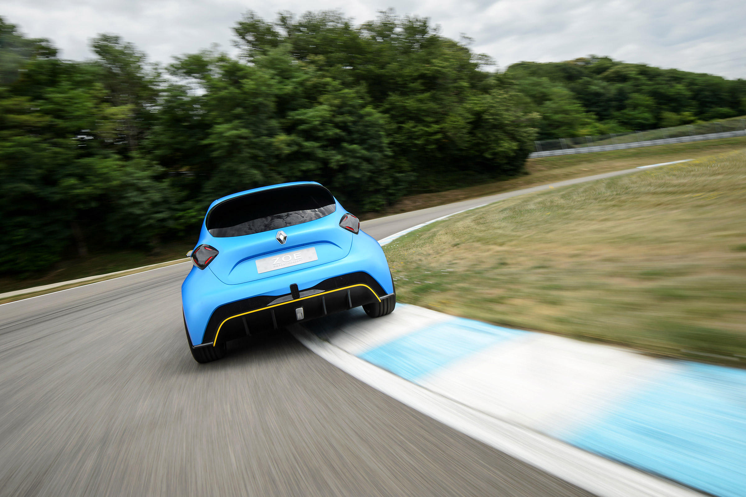 Renault Zoe E-Sport - rear cornering