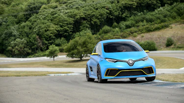 Renault Zoe E-Sport - front cornering