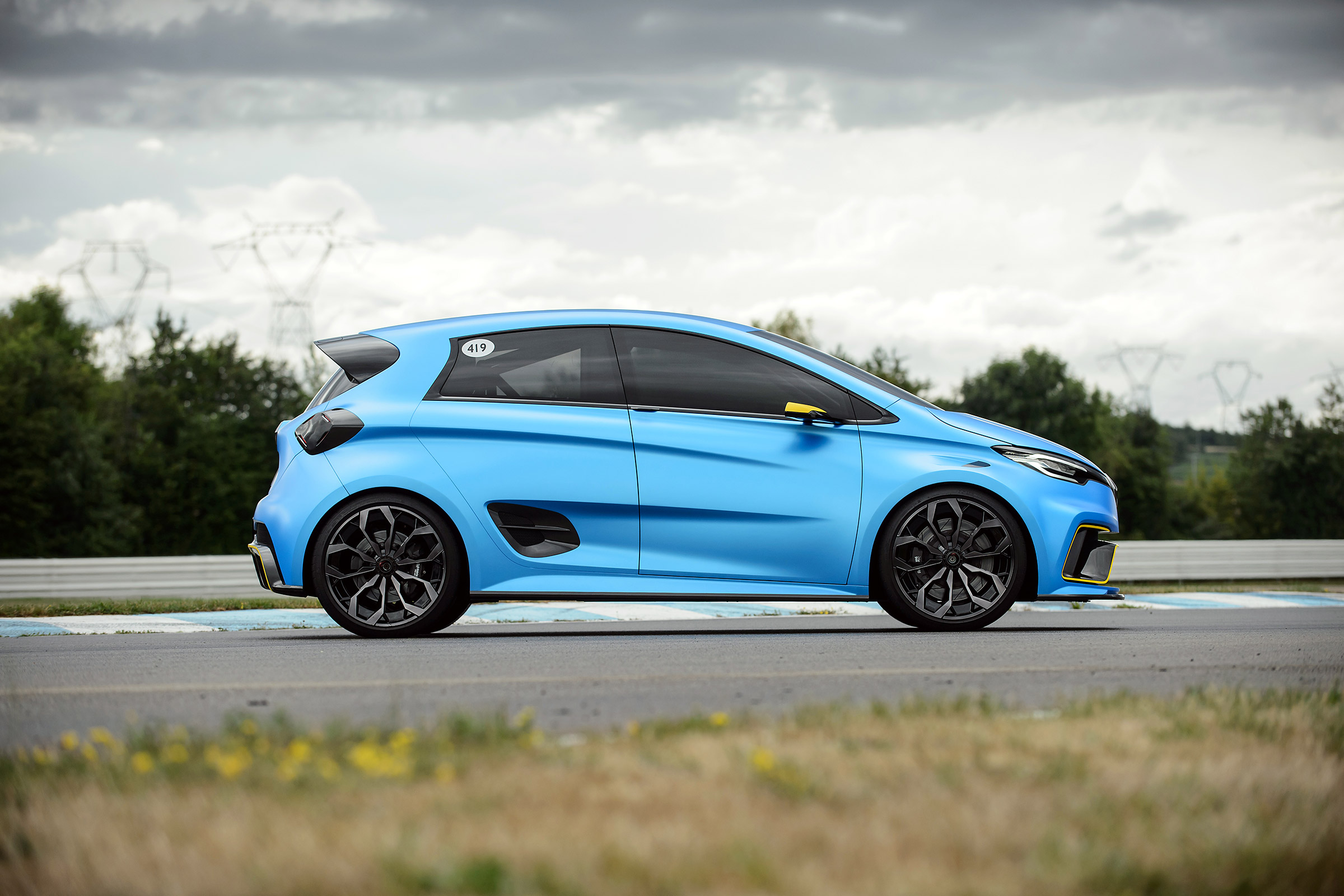 Renault Zoe E-Sport - side profile