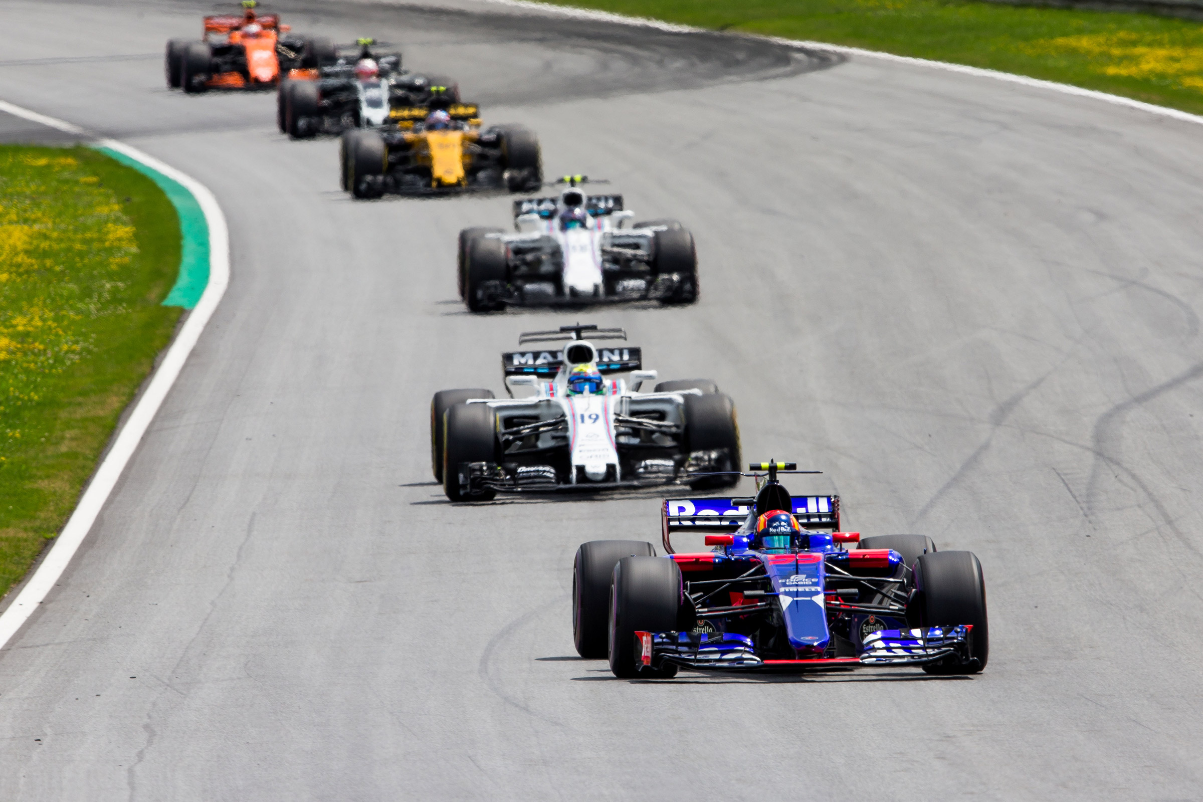 Formula One Round 9 AUT - Line