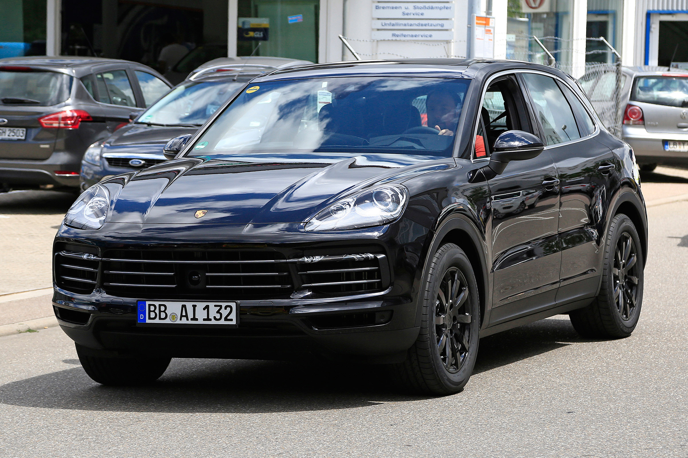Porsche Cayenne spy shot
