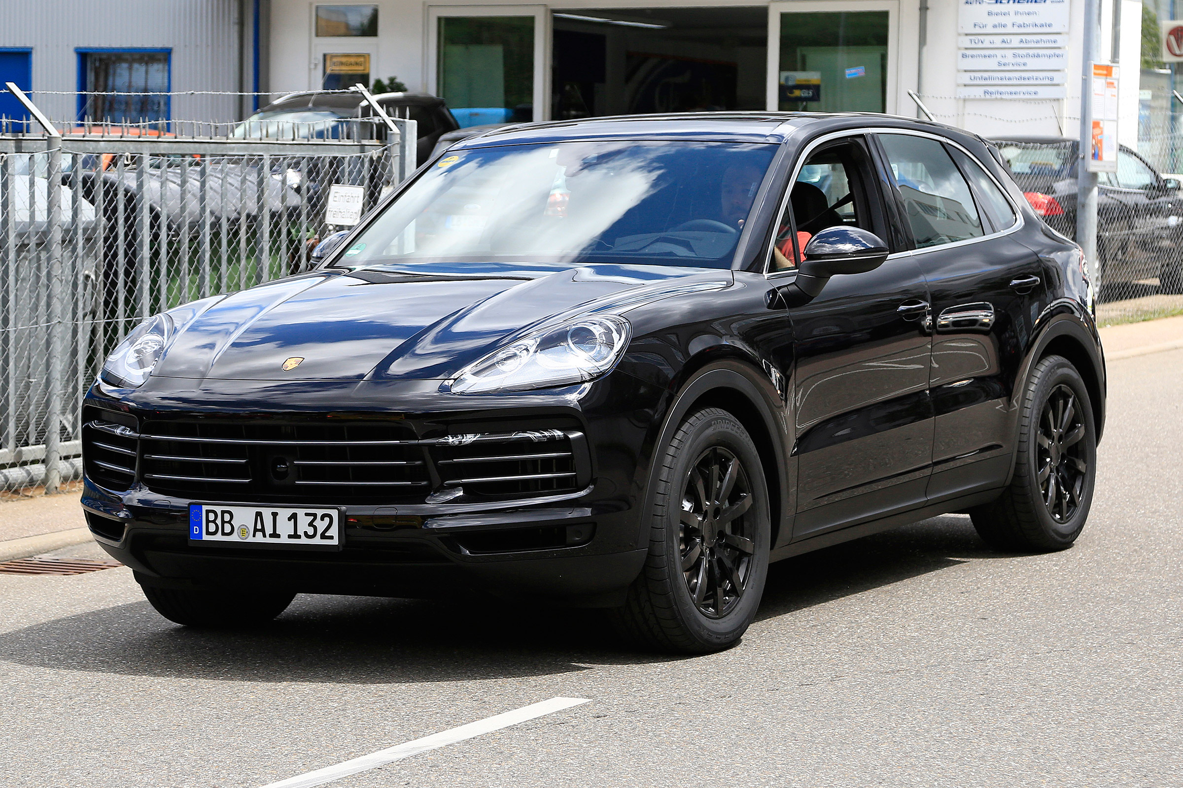 Porsche Cayenne spy shot front 3.4