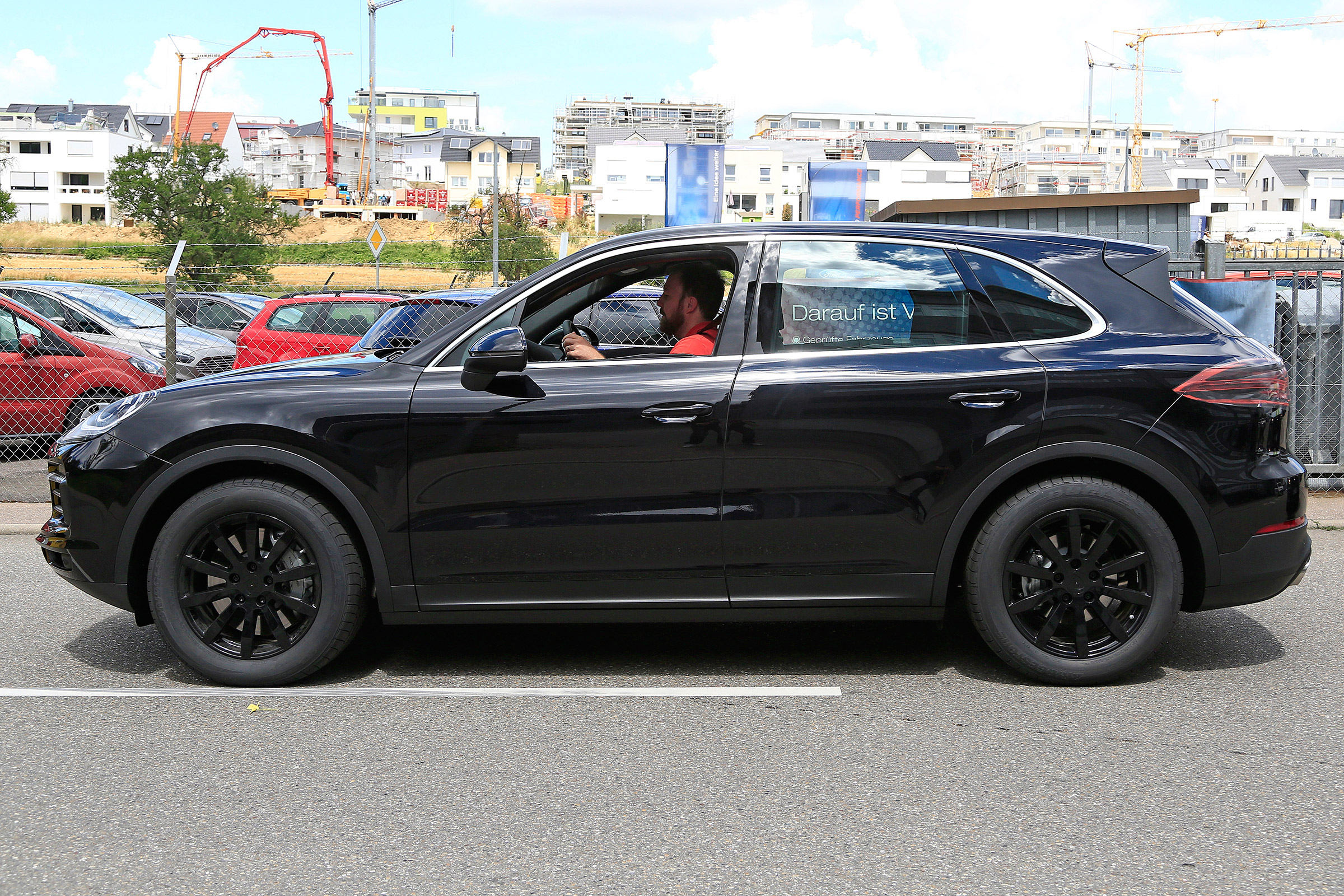 Porsche Cayenne spy shot profile