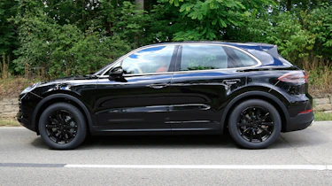 Porsche Cayenne spy shot profile 3