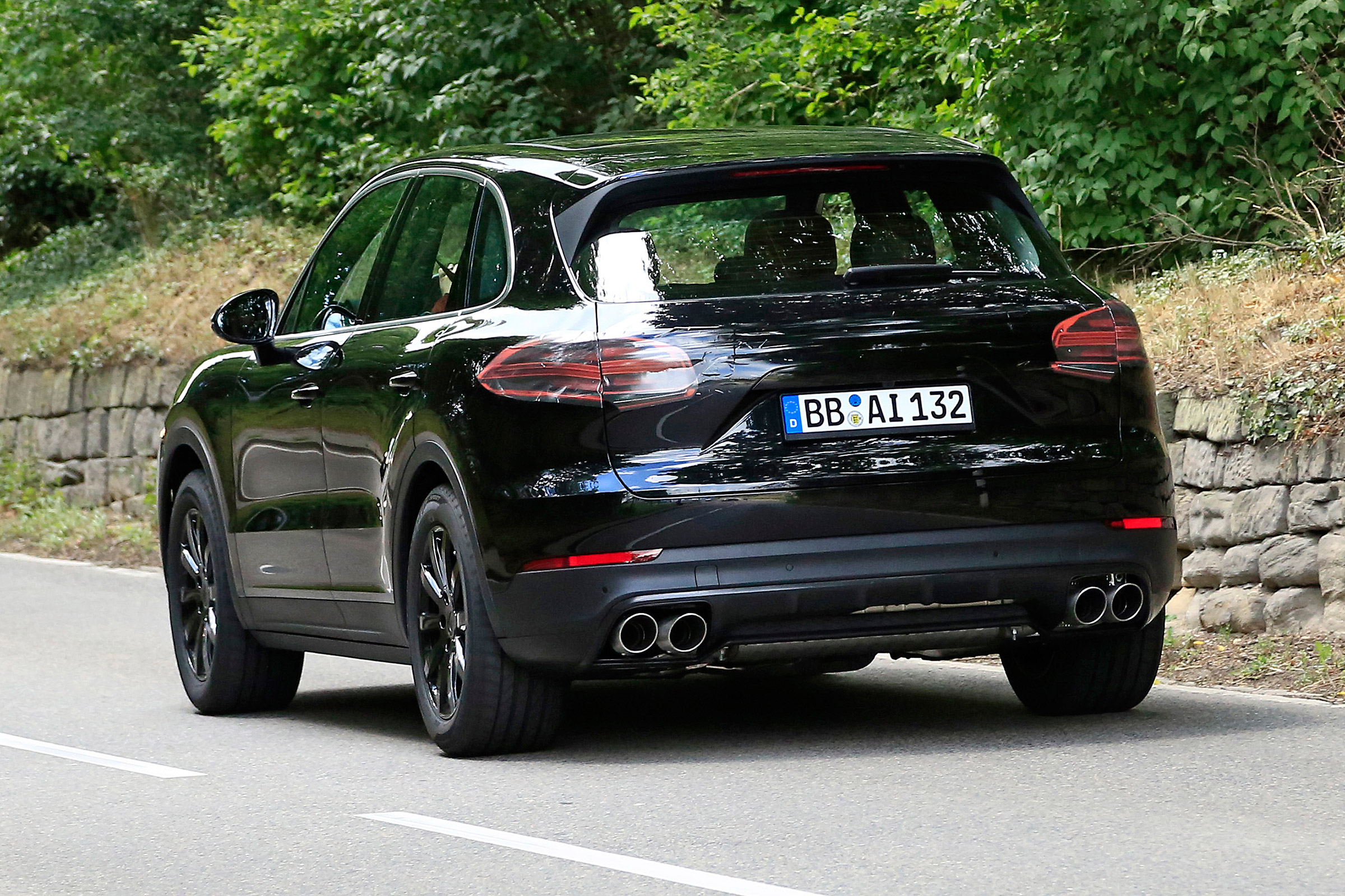 Porsche Cayenne spy shot rear 5