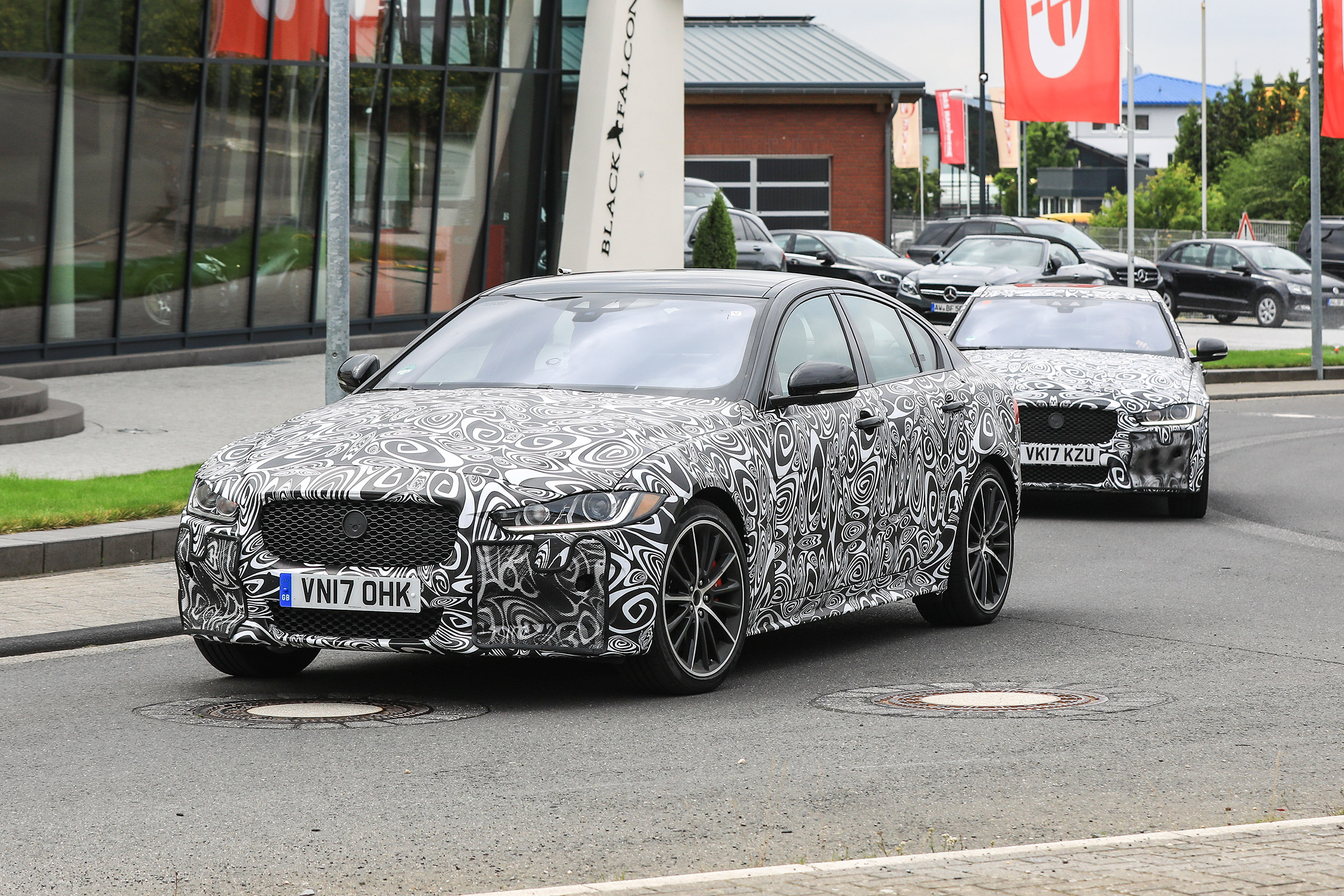 Jaguar XE R - front 