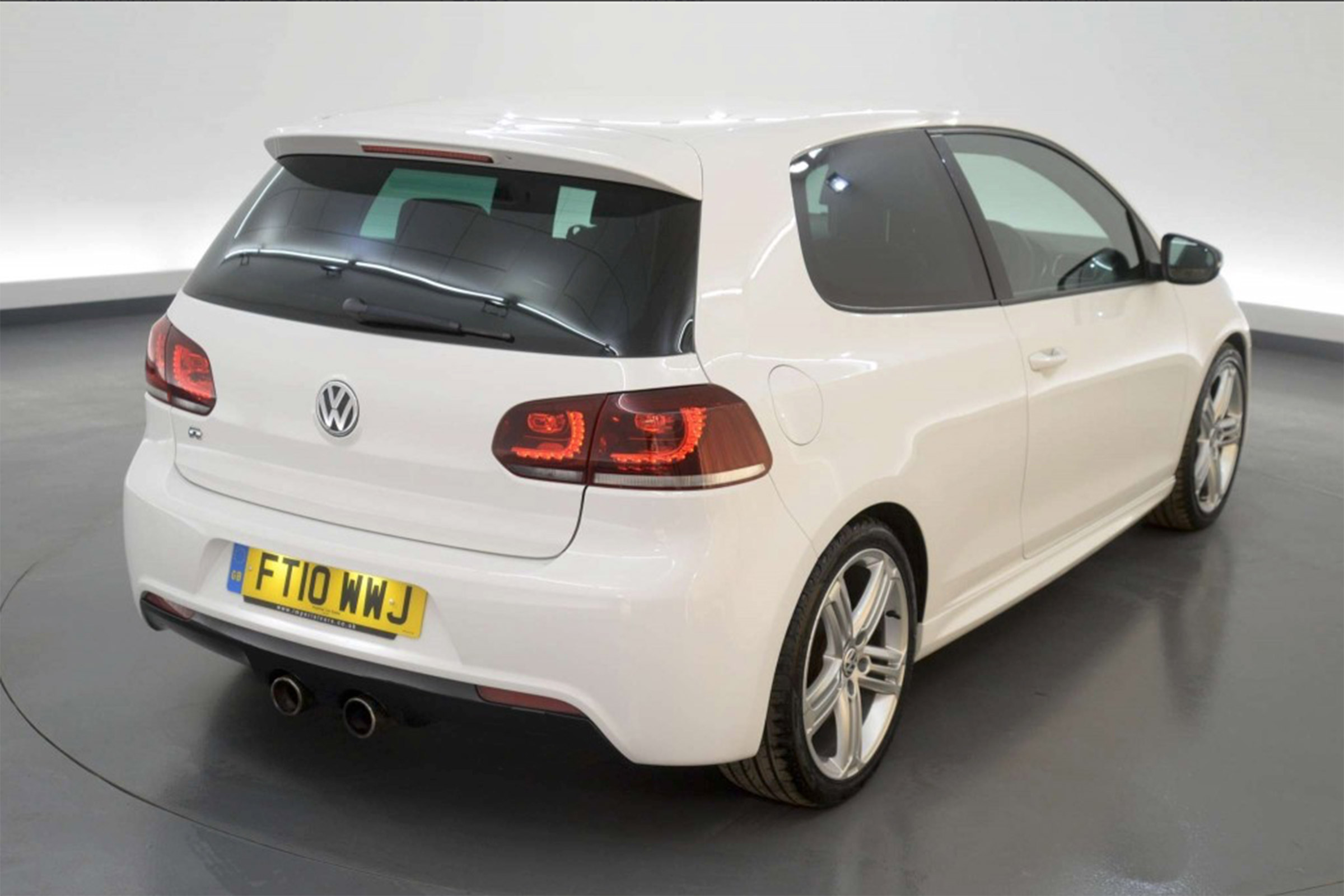 Volkswagen Golf R Mk6 - rear three quarter