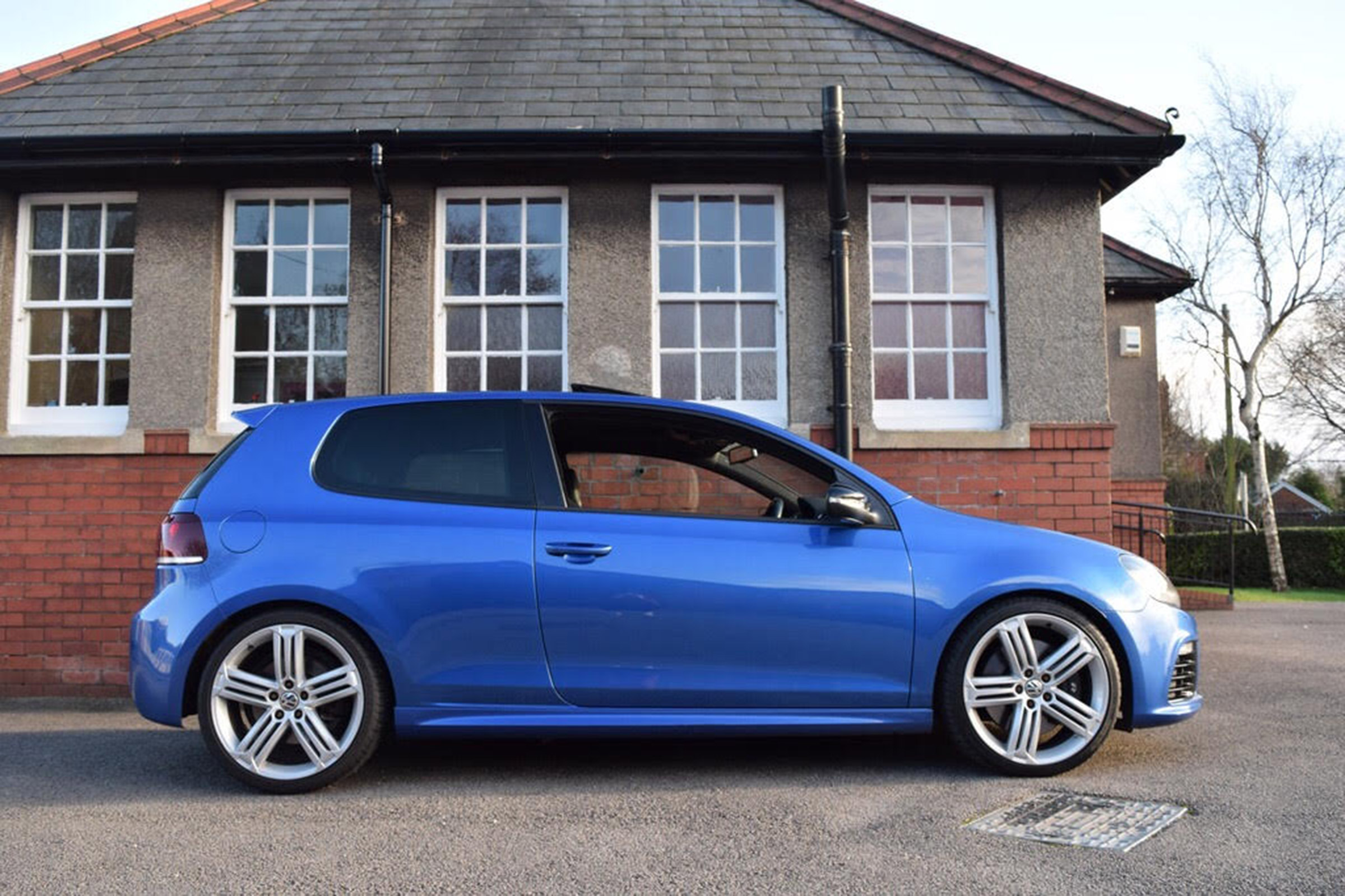 Volkswagen Golf R Mk6 - side profile