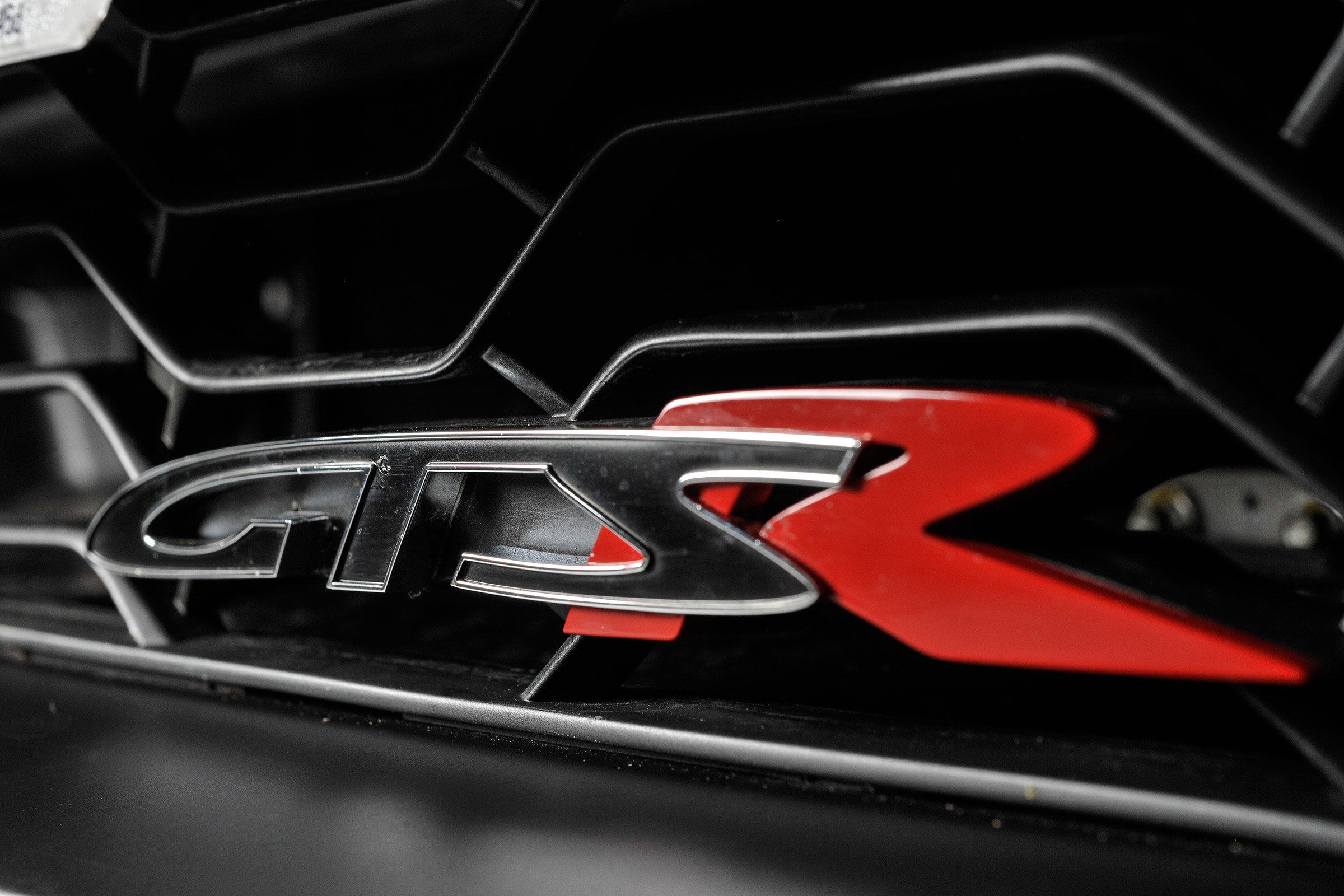Vauxhall VXR8 GTS-R blue - UK car badge again