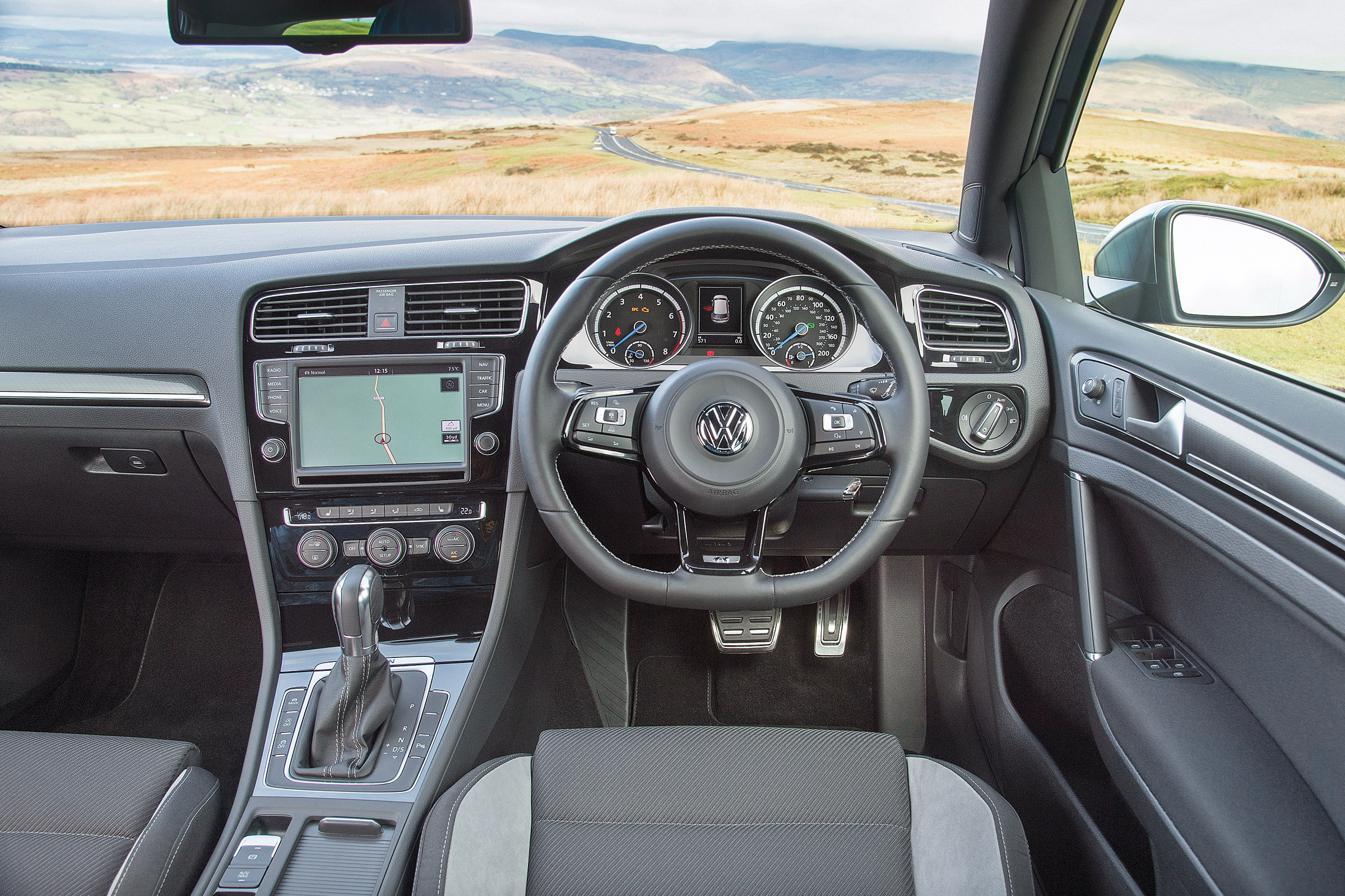 Volkswagen Golf R Mk6 - interior