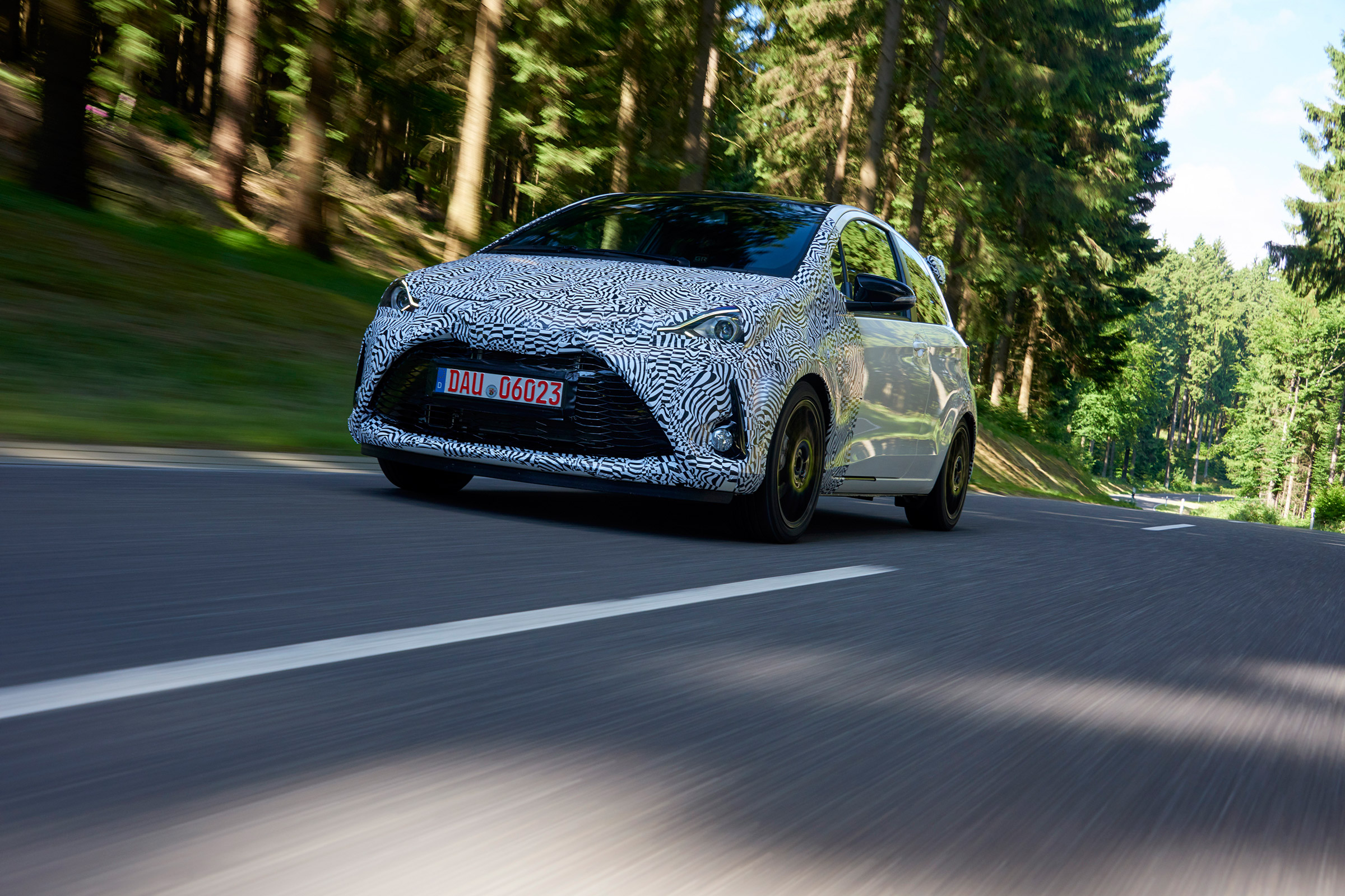 Toyota Yaris GRMN - front tracking