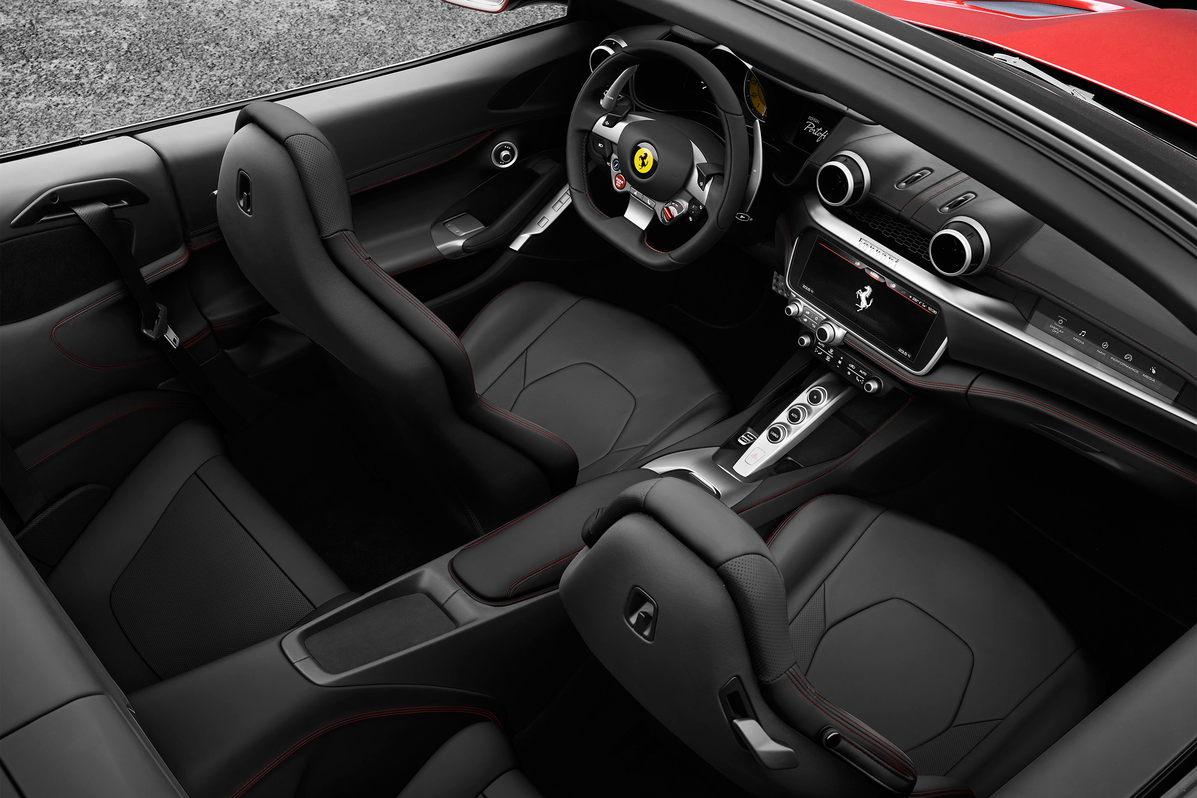 Ferrari Portofino - interior 1