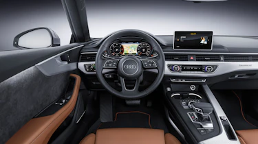Audi A5 coupe silver - studio interior