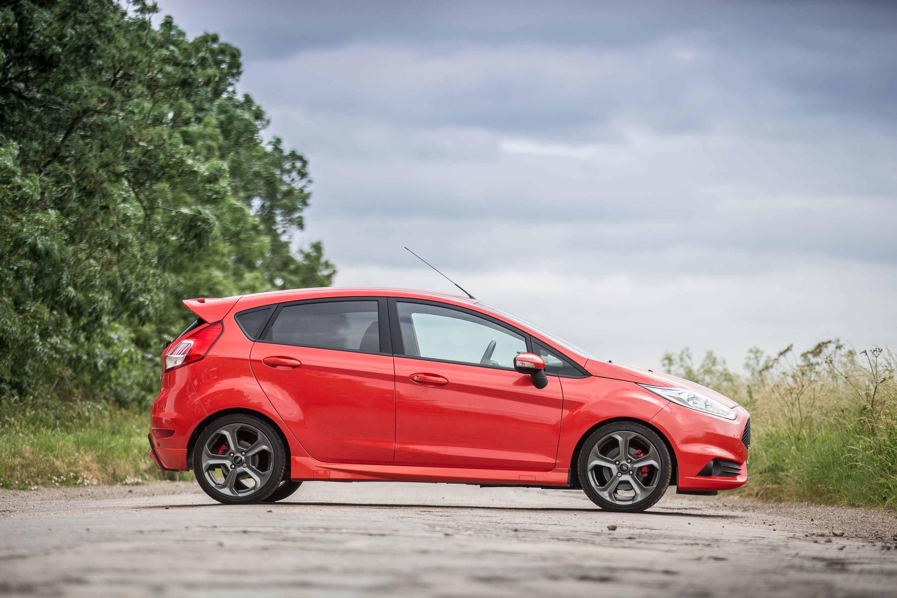 Ford Fiesta ST five-door - Side