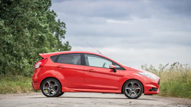 Ford Fiesta ST five-door - Side