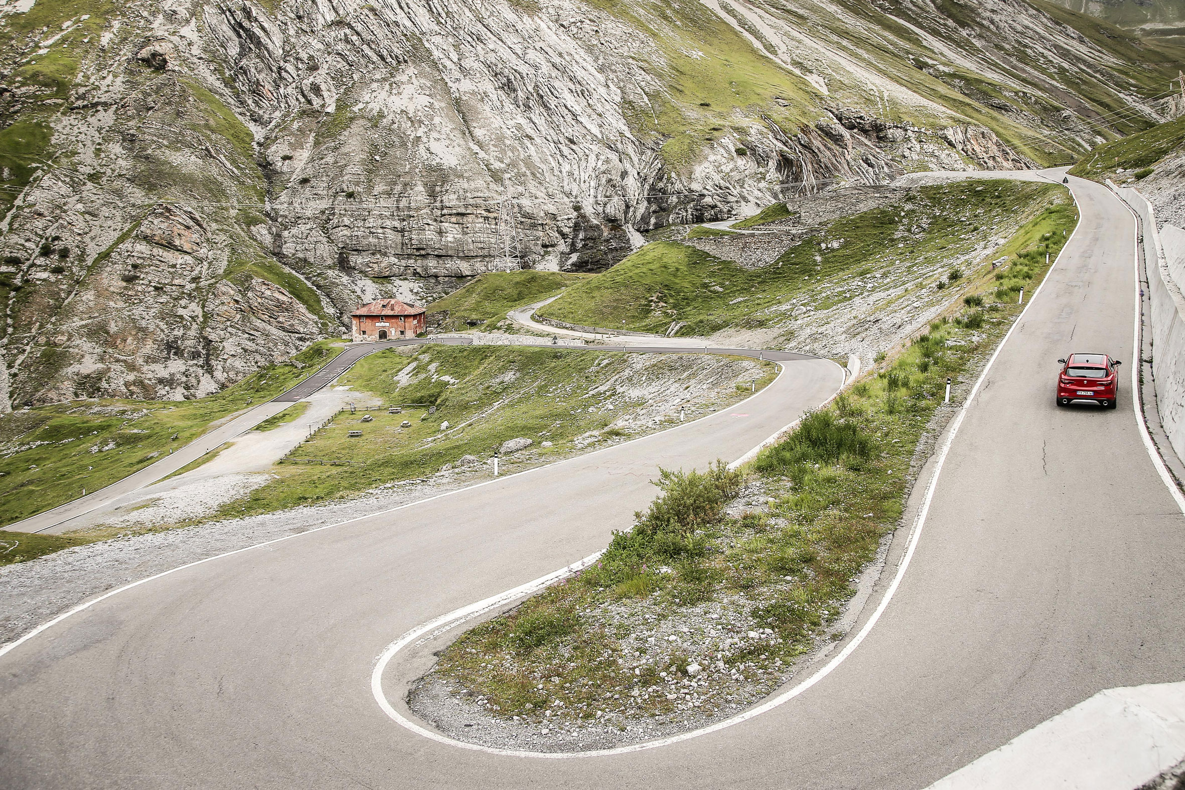 Alfa Romeo Stelvio (rear) on the Stelvio Pass