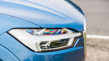 Volvo XC60 - headlight detail