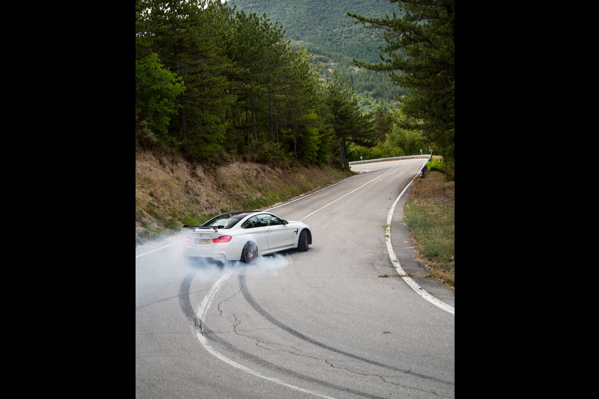BMW M3 &amp; M4 GTS - slide