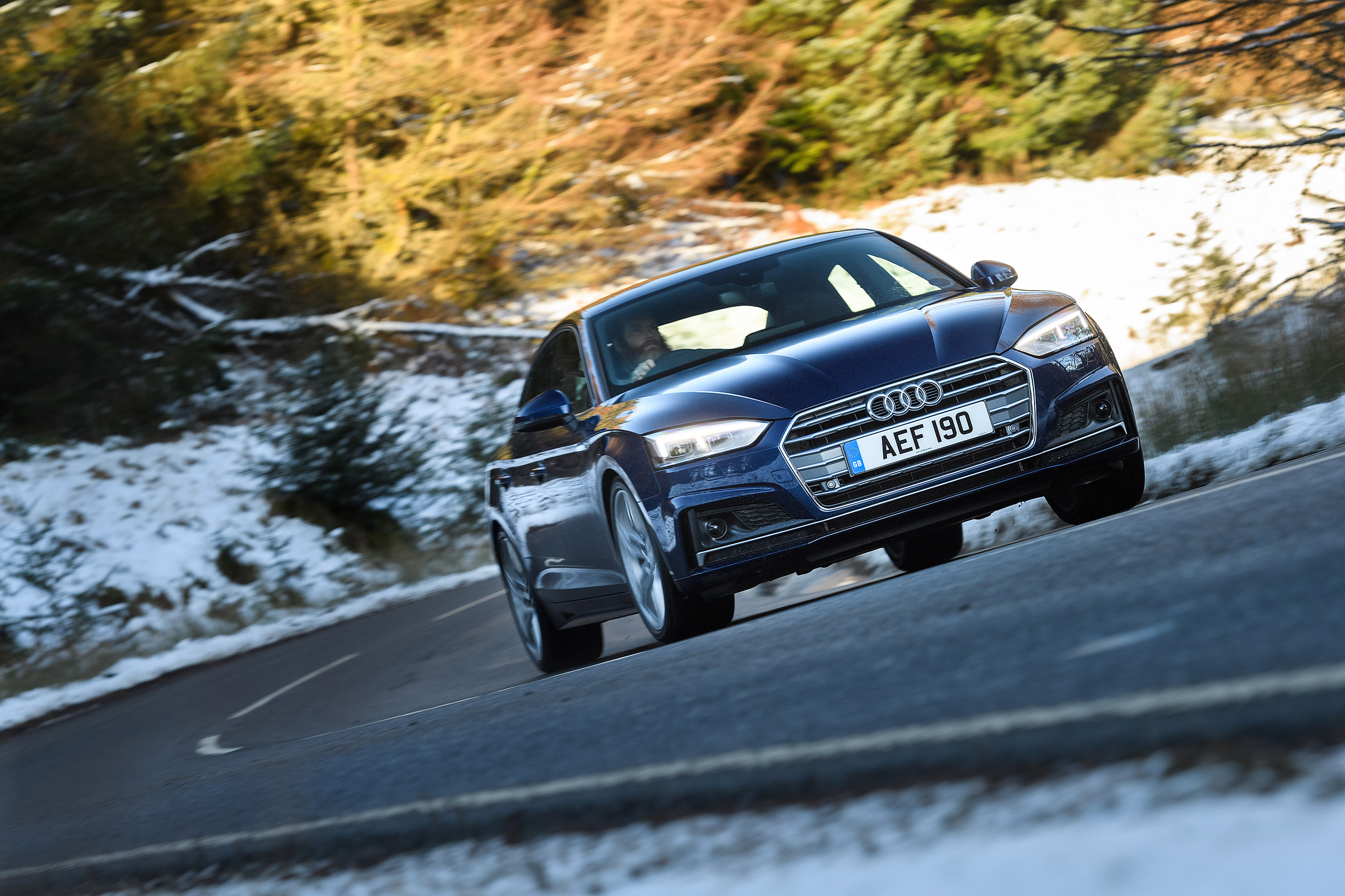 Audi A5 Sportback S-Line - front cornering