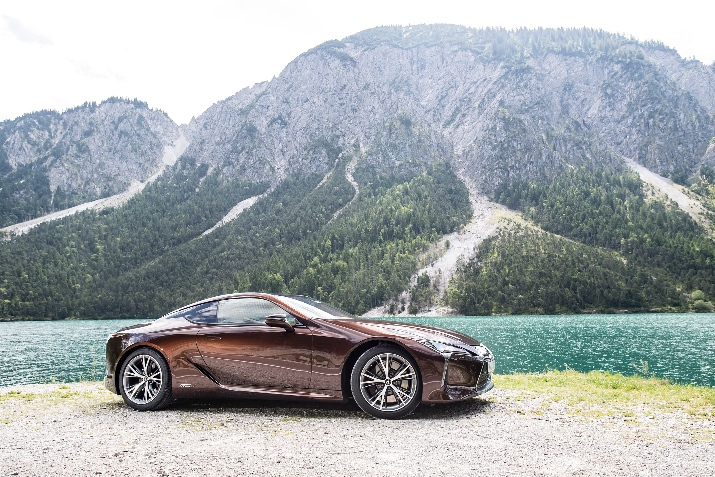 Lexus LC500h - front static
