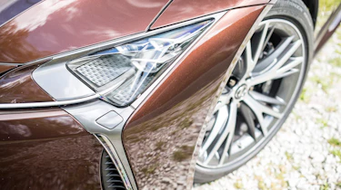 Lexus LC500h - headlight