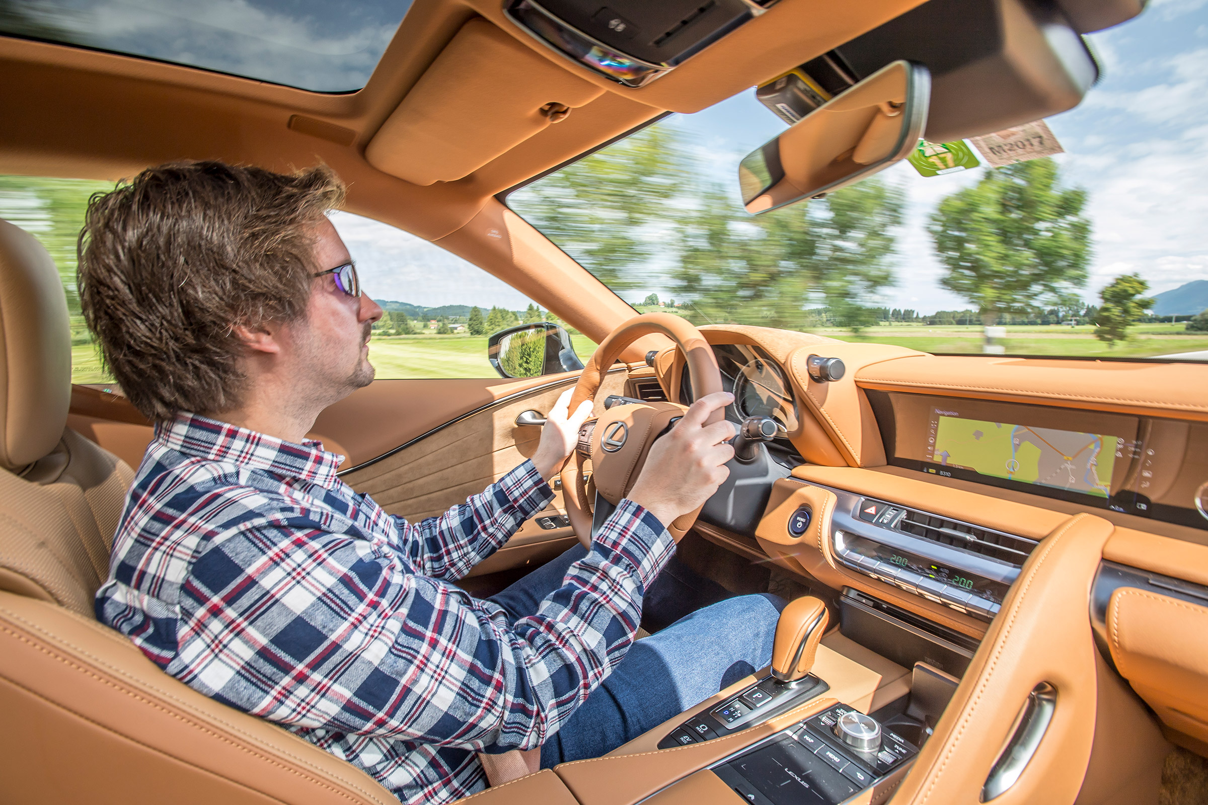 Lexus LC500h - interior
