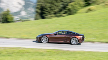 Lexus LC500h - profie